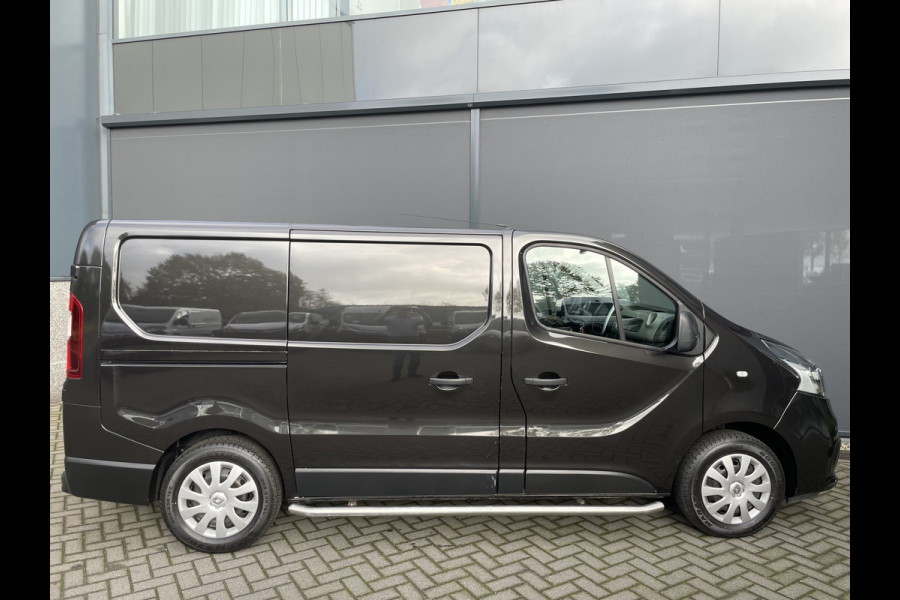 Renault Trafic 1.6 dCi T29 L2H1 Luxe Energy Airco - Cruise control - ParkS-A - Navi - Radio/USB/AUX/TEL/Bluetooth MFL-Stuurwiel - ML - LMV - Trekhaak - CD+AB - Ramen E-VZ - Spiegels E-V+VW - B-Stoel IHV - RS - HSA - B-Assist - 2 zitpl. RV - Zijwand Bet. - Zijschuifd.R - Laadvloer - Tussenschot V - Sidepi