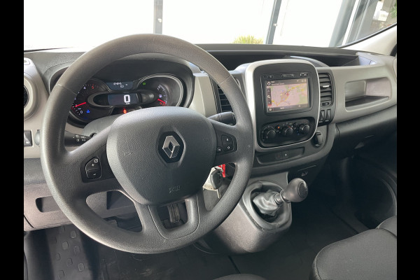 Renault Trafic 1.6 dCi T29 L2H1 Luxe Energy Airco - Cruise control - ParkS-A - Navi - Radio/USB/AUX/TEL/Bluetooth MFL-Stuurwiel - ML - LMV - Trekhaak - CD+AB - Ramen E-VZ - Spiegels E-V+VW - B-Stoel IHV - RS - HSA - B-Assist - 2 zitpl. RV - Zijwand Bet. - Zijschuifd.R - Laadvloer - Tussenschot V - Sidepi