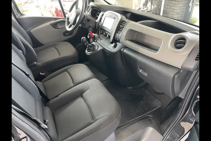 Renault Trafic 1.6 dCi T29 L2H1 Luxe Energy Airco - Cruise control - ParkS-A - Navi - Radio/USB/AUX/TEL/Bluetooth MFL-Stuurwiel - ML - LMV - Trekhaak - CD+AB - Ramen E-VZ - Spiegels E-V+VW - B-Stoel IHV - RS - HSA - B-Assist - 2 zitpl. RV - Zijwand Bet. - Zijschuifd.R - Laadvloer - Tussenschot V - Sidepi