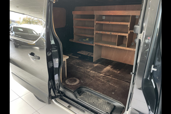 Renault Trafic 1.6 dCi T29 L2H1 Luxe Energy Airco - Cruise control - ParkS-A - Navi - Radio/USB/AUX/TEL/Bluetooth MFL-Stuurwiel - ML - LMV - Trekhaak - CD+AB - Ramen E-VZ - Spiegels E-V+VW - B-Stoel IHV - RS - HSA - B-Assist - 2 zitpl. RV - Zijwand Bet. - Zijschuifd.R - Laadvloer - Tussenschot V - Sidepi