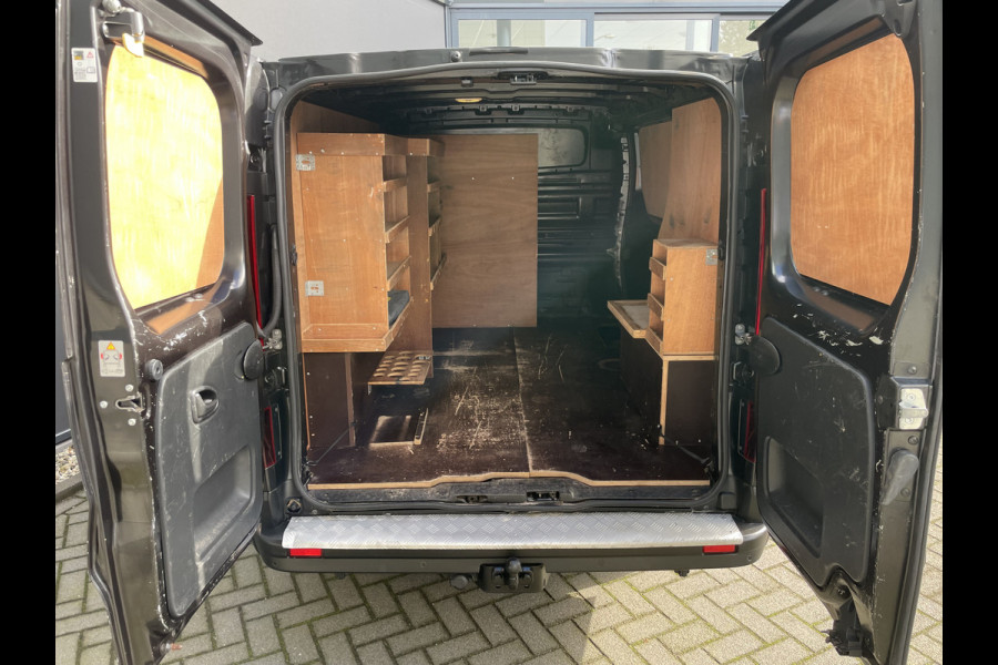 Renault Trafic 1.6 dCi T29 L2H1 Luxe Energy Airco - Cruise control - ParkS-A - Navi - Radio/USB/AUX/TEL/Bluetooth MFL-Stuurwiel - ML - LMV - Trekhaak - CD+AB - Ramen E-VZ - Spiegels E-V+VW - B-Stoel IHV - RS - HSA - B-Assist - 2 zitpl. RV - Zijwand Bet. - Zijschuifd.R - Laadvloer - Tussenschot V - Sidepi