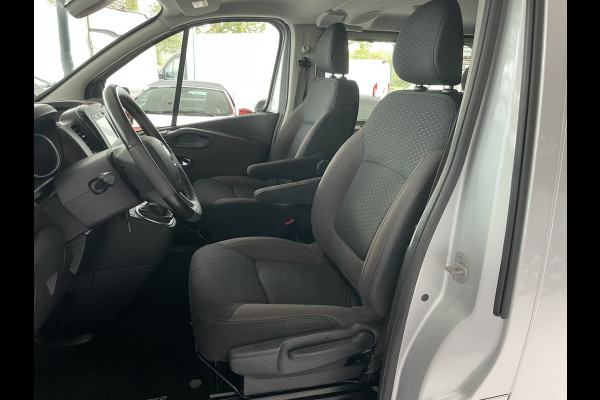 Fiat Talento 1.6 MJ EcoJet L2H1 DC SX Climate control - Cruise control - Parkeer sensoren achter - Navigatie - Radio/CD/MP3 - USB/AUX - DAB - Bluetooth - Achteruitrij camera - sidebars - zonnescherm zijruiten - MFL Stuurwiel - Mistlampen - Licht metalen velgen - Trekhaak - Ramen electrisch voor - Spiegels elektrisch verstel en verwarm - laadvloer - tussenschot volledig - zijschuifdeur R. - B-stoel