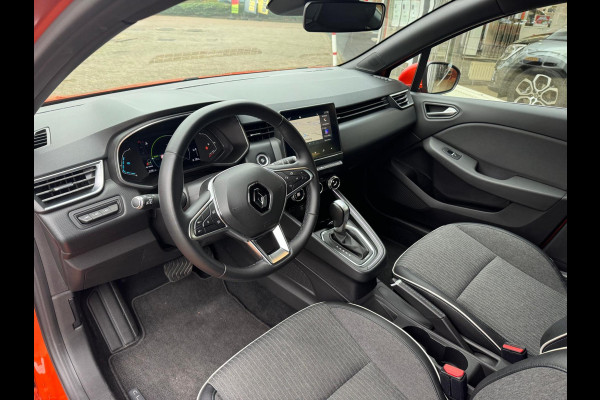 Renault Clio 1.6 E-Tech Hybrid 140 Intens Navi / LM velgen / Clima / Keyless / Full LED / 1e eigenaar / P-sensoren