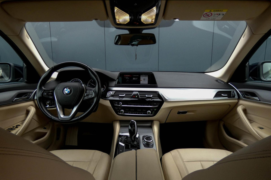 BMW 5 Serie Touring 520i Executive | TREKHAAK | STOELVERWARMING | ELEKTRISCH VERSTELBARE STOELEN | LED KOPLAMPEN