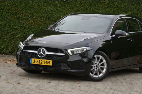 Mercedes-Benz A-Klasse A 180 Luxury 100% Dealeronderhouden | Widescreen MBUX Camera LED