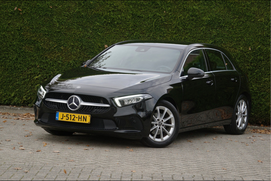 Mercedes-Benz A-Klasse A 180 Luxury 100% Dealeronderhouden | Widescreen MBUX Camera LED