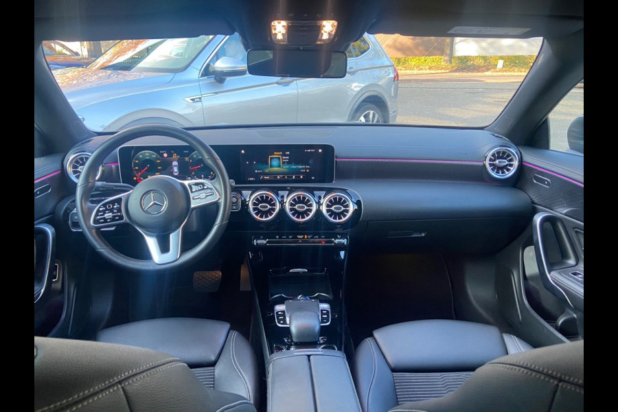 Mercedes-Benz CLA-Klasse 180 Business Solution | AMBIENTLIGHT | WIDESCREEN | RIJKLAARPRIJS INCL. 12 MND. BOVAGGARANTIE