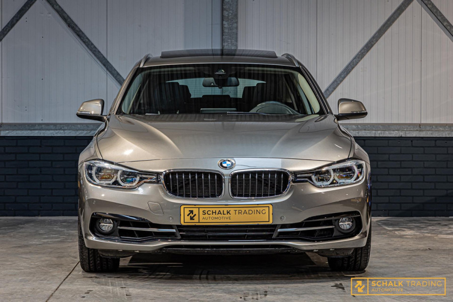 BMW 3 Serie Touring 318i High Executive|Pano|Cam|e-trekhaak