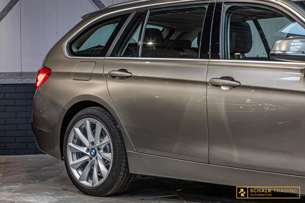 BMW 3 Serie Touring 318i High Executive|Pano|Cam|e-trekhaak