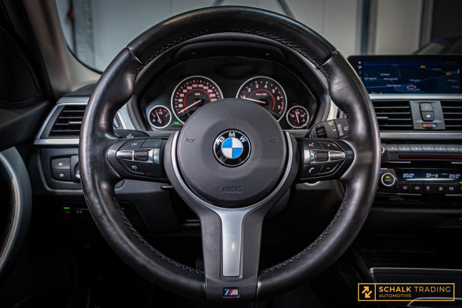 BMW 3 Serie Touring 318i High Executive|Pano|Cam|e-trekhaak