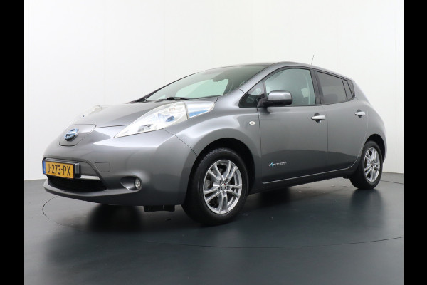 Nissan Leaf €5.395,- Na Subsidie Tekna 24kWh Navi Ecc Leder 360-Camera Stoel en Stuur-verwarming Lmv Cruise Control Regen-Licht Sensor Bluetooth DAB €2.000,- Subsidie mogelijk - Zeer nette auto