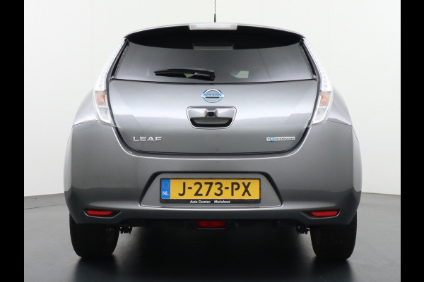 Nissan Leaf €5.395,- Na Subsidie Tekna 24kWh Navi Ecc Leder 360-Camera Stoel en Stuur-verwarming Lmv Cruise Control Regen-Licht Sensor Bluetooth DAB €2.000,- Subsidie mogelijk - Zeer nette auto