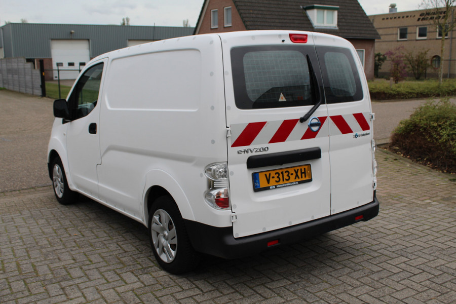 Nissan E-NV200 40 kWh Business ✓ Sortimo inbouwkasten ✓ clima ✓ navigatie ✓ camera