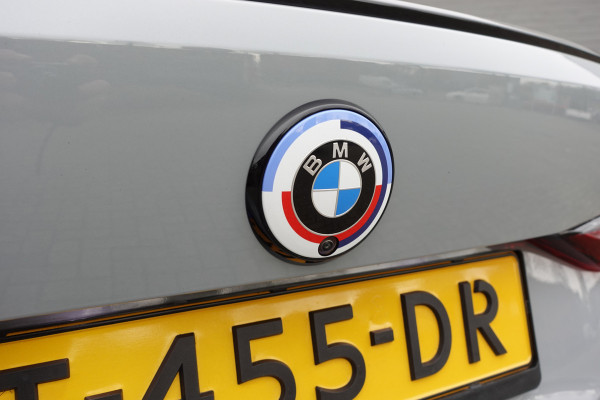 BMW i4 M50 High Executive 84 kWh | SCHUIF/ KANTEL- DAK | HARMAN KARDON AUDIO | TREKHAAK | VOL- OPTIES!