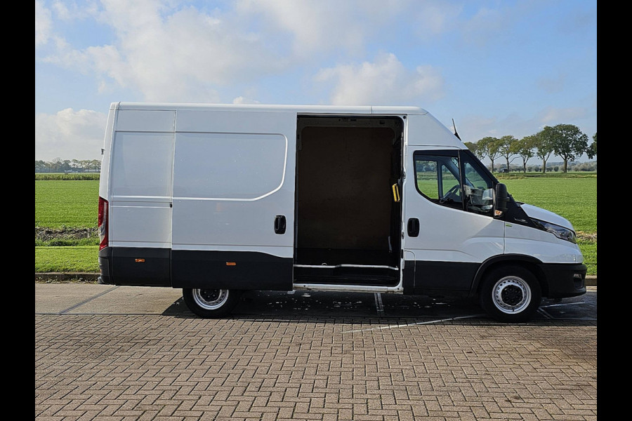 Iveco Daily 35S14V 2.3 L2H2 3.5T-Trekgewicht Airco/ECC 136Pk Euro6!