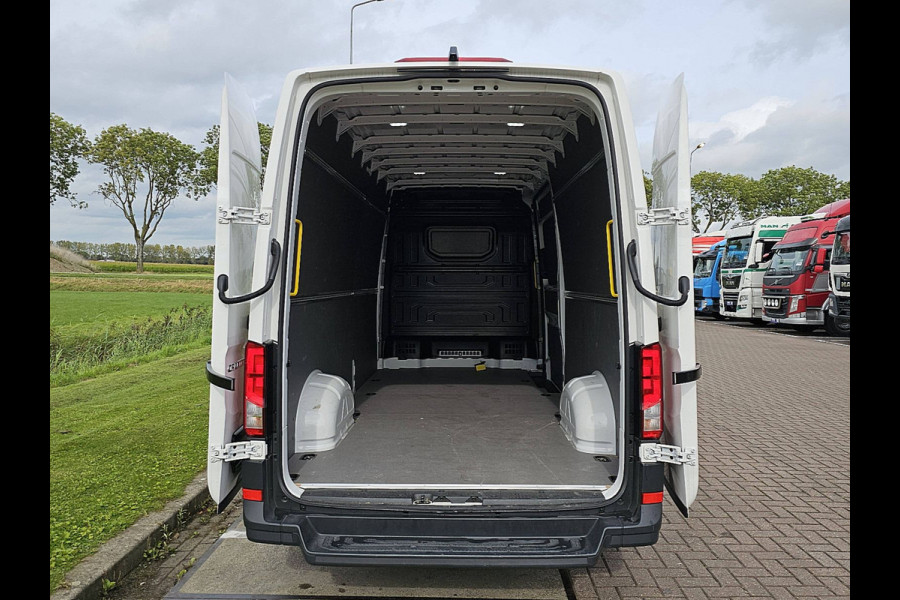 Volkswagen Crafter 35 2.0 TDI L4H3 Automaat 140Pk Camera 270Gr-Deuren Navi Euro6!