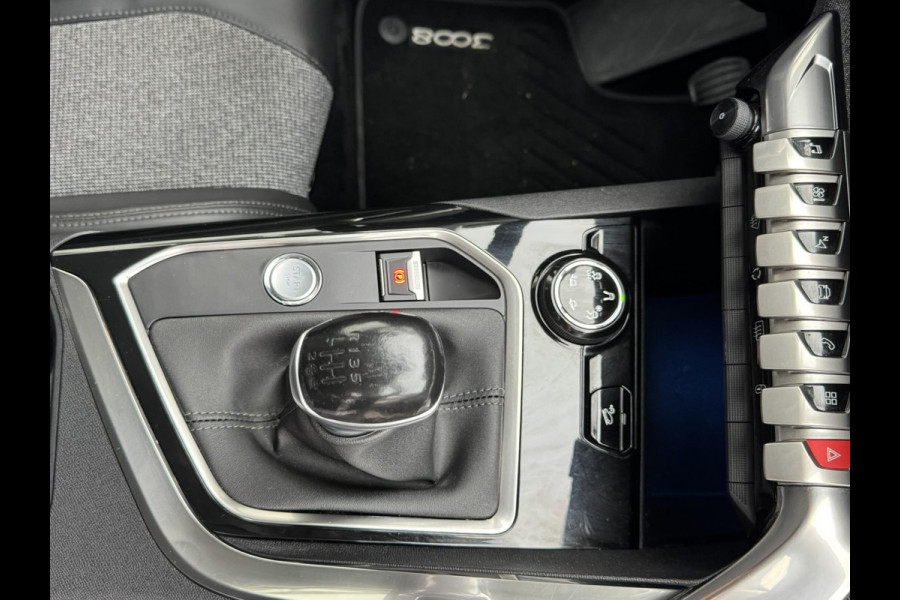 Peugeot 3008 1.2 PureTech Première Keyless Apple/Android Carplay Trekhaak Climate control