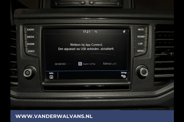 Volkswagen Crafter 2.0 TDI 140pk L3H3 L2H2 Euro6 Airco | 3000kg Trekhaak | Camera | Leder stuurwiel adaptieve cruisecontrol, stuurwielverwarming, chauffeursstoel, apple carplay, android auto