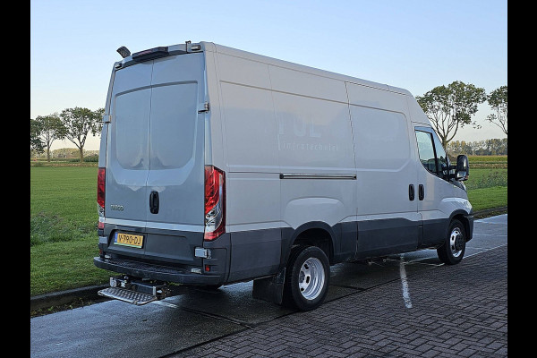 Iveco Daily 35C15V 3.0 DUBBELLUCHT 150 PK 3.0 LTR 3500 KG TREKHAAK!