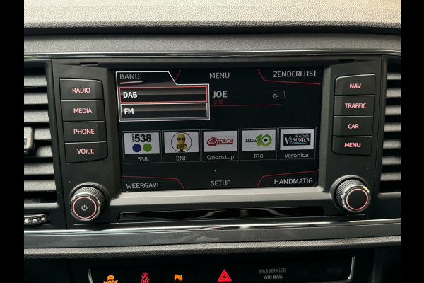 Seat León ST 1.4 EcoTSI FR H6 | Navigatie | CarPlay | Camera | DAB | Getint glas | LED | Parkeersensoren voor en achter | Seat Sound audio |