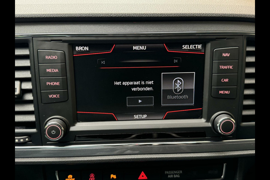 Seat León ST 1.4 EcoTSI FR H6 | Navigatie | CarPlay | Camera | DAB | Getint glas | LED | Parkeersensoren voor en achter | Seat Sound audio |