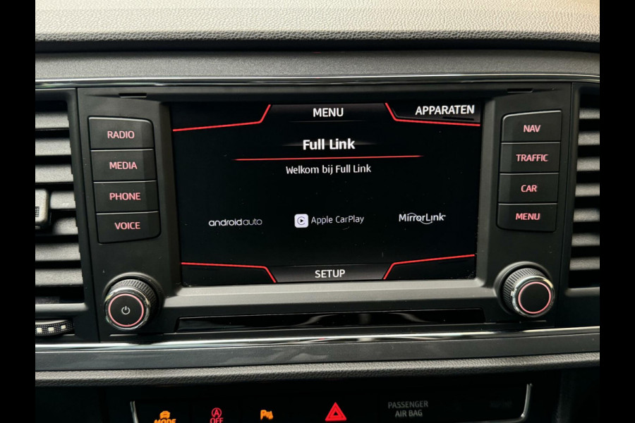 Seat León ST 1.4 EcoTSI FR H6 | Navigatie | CarPlay | Camera | DAB | Getint glas | LED | Parkeersensoren voor en achter | Seat Sound audio |