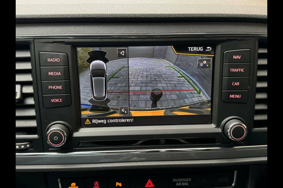 Seat León ST 1.4 EcoTSI FR H6 | Navigatie | CarPlay | Camera | DAB | Getint glas | LED | Parkeersensoren voor en achter | Seat Sound audio |