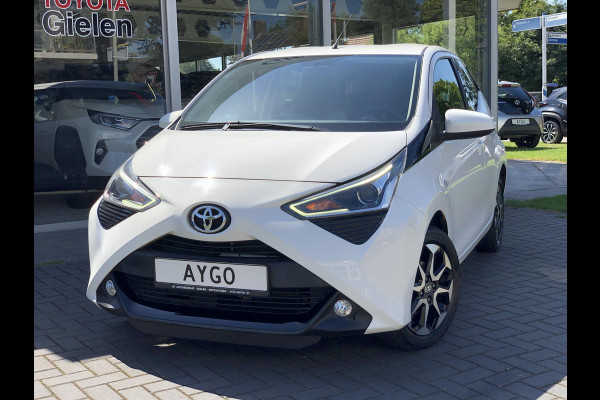 Toyota Aygo 1.0 VVT-i x-joy | Apple CarPlay/Android Auto, lichtmetalen velgen, Airconditioning, In hoogte verstelbare stoel, Parkeercamera