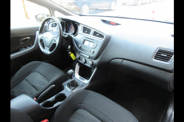 Kia cee'd 1.4 CVVT ComfortLine Airco Stoelverwarming PDC