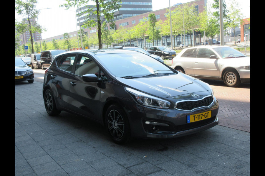 Kia cee'd 1.4 CVVT ComfortLine Airco Stoelverwarming PDC