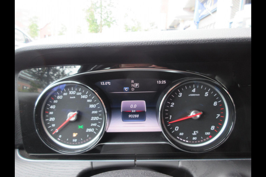 Mercedes-Benz E-Klasse 200 Premium Leer Navi Camera