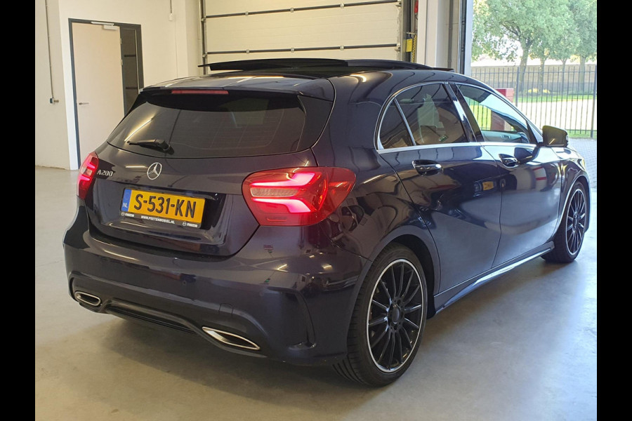 Mercedes-Benz A-Klasse 200 Sport Edition | AMG-STYLING / PANO / CARPLAY / ALCANTARA / SENSOREN + CAMERA / FLIPPERS / HARMAN-KARDON