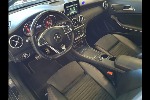 Mercedes-Benz A-Klasse 200 Sport Edition | AMG-STYLING / PANO / CARPLAY / ALCANTARA / SENSOREN + CAMERA / FLIPPERS / HARMAN-KARDON