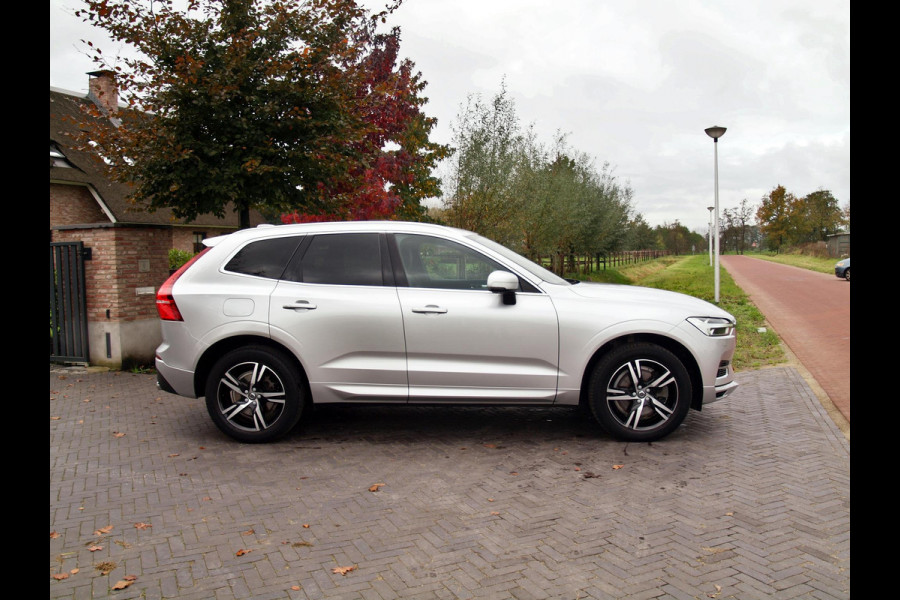 Volvo XC60 2.0 T8 Twin Engine AWD Momentum | Panormadak | Trekhaak | 360 Camera | Apple Carplay | Cruise Control |