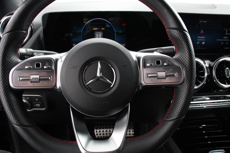 Mercedes-Benz GLA 200 AMG Line Automaat | Navigatie | Climate Control | Camera | Electrisch bedienbare achterklep | Dab | Led