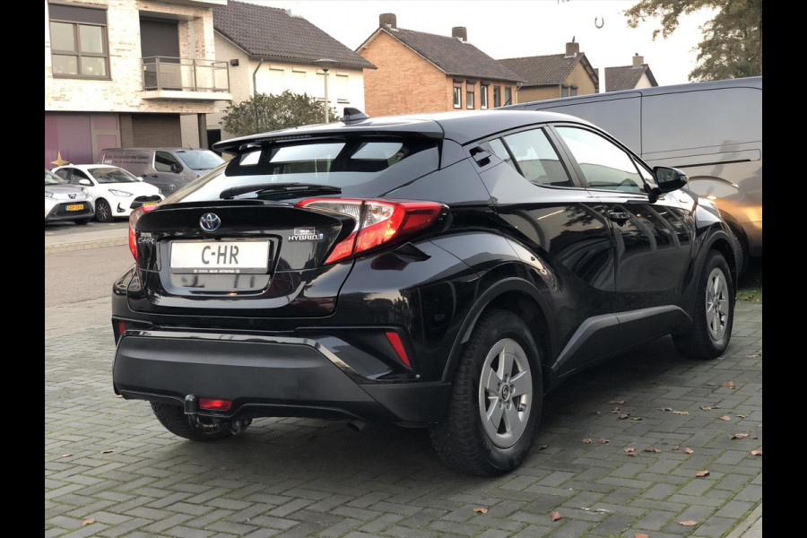 Toyota C-HR 1.8 Hybrid Dynamic | Trekhaak, Navigatie, Parkeercamera, Adaptive cruise control, Licht + Regensensor