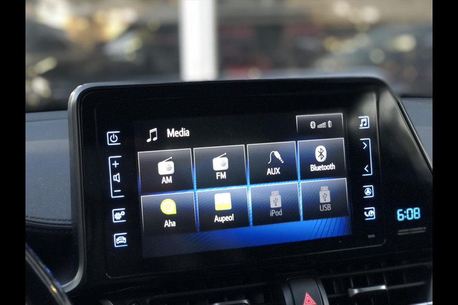 Toyota C-HR 1.8 Hybrid Dynamic | Trekhaak, Navigatie, Parkeercamera, Adaptive cruise control, Licht + Regensensor
