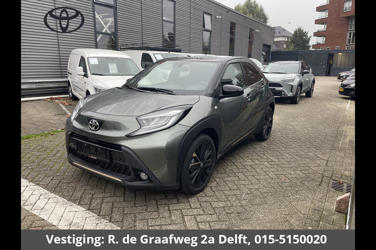 Toyota Aygo X 1.0 VVT-i MT Premium | Stoelverwarming | Key less entry | Parkeersensoren voor en achter | Naviagtie