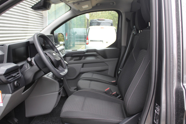 Ford Transit Custom 320 2.0 TDCI L2H1 Trend 136pk - Navigatie - Camera - LED - Trekhaak - Vloerplaat - Rijklaar