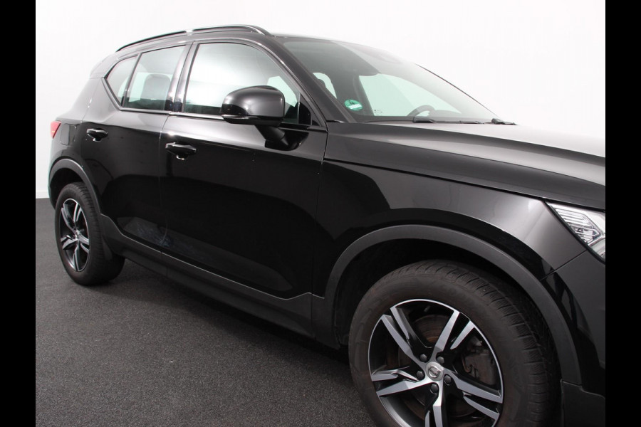 Volvo XC40 1.5 T4 PHEV Recharge R-Design Expression | Navigatie | Apple CarPlay / Android Auto | Stoel Verwarming | DAB | Keyless | Parkeersensoren | Adaptieve Cruise Conrol | Climate Control |