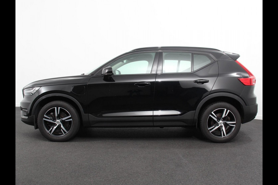 Volvo XC40 1.5 T4 PHEV Recharge R-Design Expression | Navigatie | Apple CarPlay / Android Auto | Stoel Verwarming | DAB | Keyless | Parkeersensoren | Adaptieve Cruise Conrol | Climate Control |