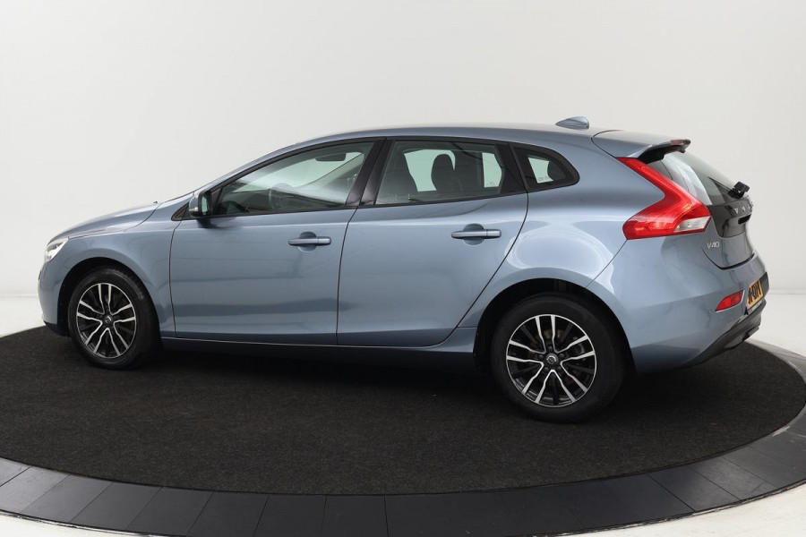 Volvo V40 T2 Momentum | Stoelverwarming | Full LED | Navigatie | PDC | Voorruitverwarming | Bluetooth | Half leder | Climate control