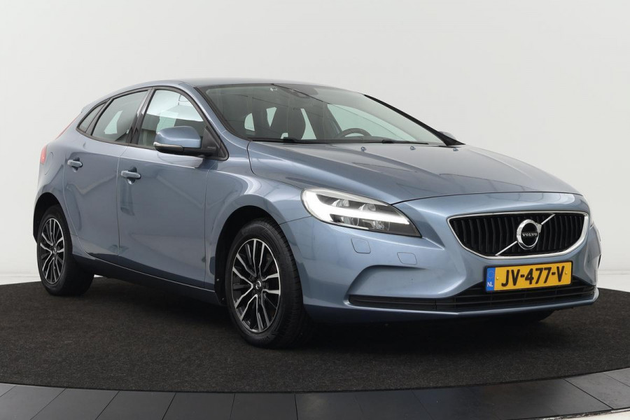 Volvo V40 T2 Momentum | Stoelverwarming | Full LED | Navigatie | PDC | Voorruitverwarming | Bluetooth | Half leder | Climate control