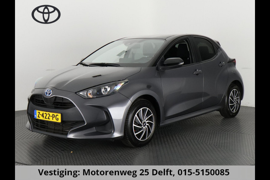 Toyota Yaris 1.5 HYBRID BI-TONE AUTOMAAT NAVIGATIE *GARANTIE TOT 7-2032* Camera.  Bluetooth. All Season banden