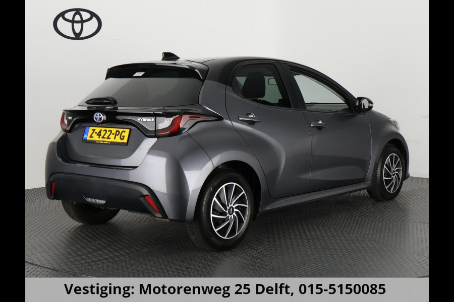 Toyota Yaris 1.5 HYBRID BI-TONE AUTOMAAT NAVIGATIE *GARANTIE TOT 7-2032* Camera.  Bluetooth. All Season banden