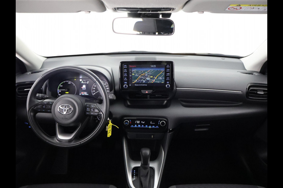 Toyota Yaris 1.5 HYBRID BI-TONE AUTOMAAT NAVIGATIE *GARANTIE TOT 7-2032* Camera.  Bluetooth. All Season banden