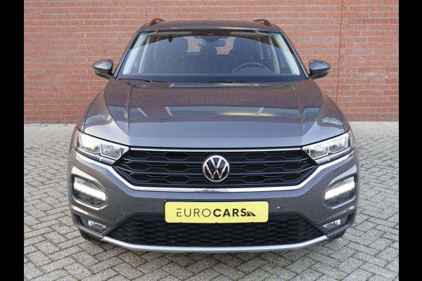 Volkswagen T-Roc 1.5 TSI Style | Navigatie | Apple Carplay/Android Auto | Electrisch bedienbare achterklep | Dab | Cruise Control |