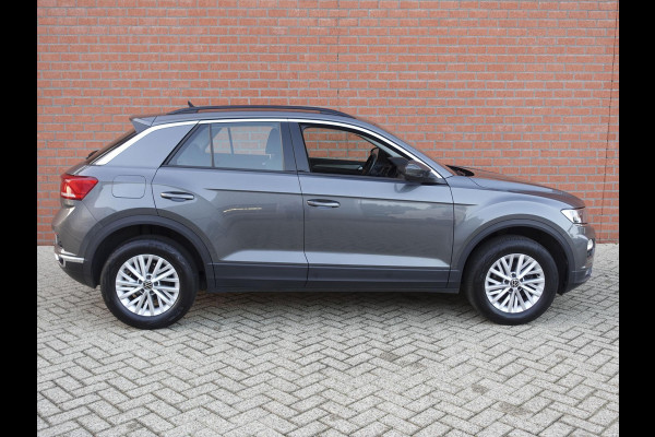 Volkswagen T-Roc 1.5 TSI Style | Navigatie | Apple Carplay/Android Auto | Electrisch bedienbare achterklep | Dab | Cruise Control |