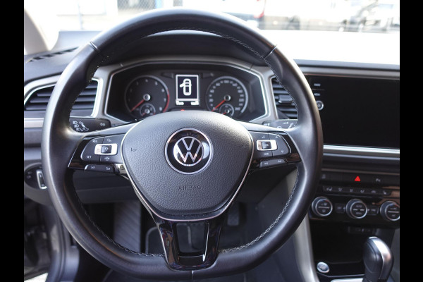 Volkswagen T-Roc 1.5 TSI Style | Navigatie | Apple Carplay/Android Auto | Electrisch bedienbare achterklep | Dab | Cruise Control |