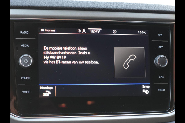 Volkswagen T-Roc 1.5 TSI Style | Navigatie | Apple Carplay/Android Auto | Electrisch bedienbare achterklep | Dab | Cruise Control |